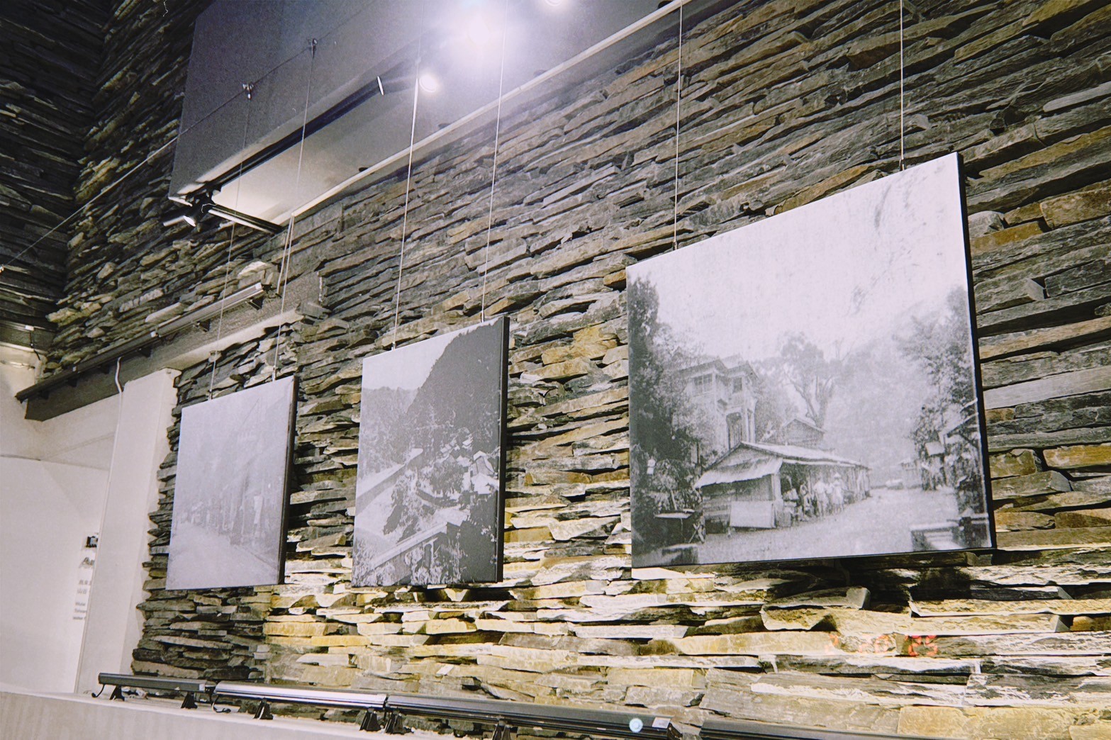 【時代印記:老街與烏來橋影像展】展場照片2