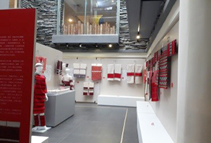 方衣物語文化特展展覽會場陳設-展場照片